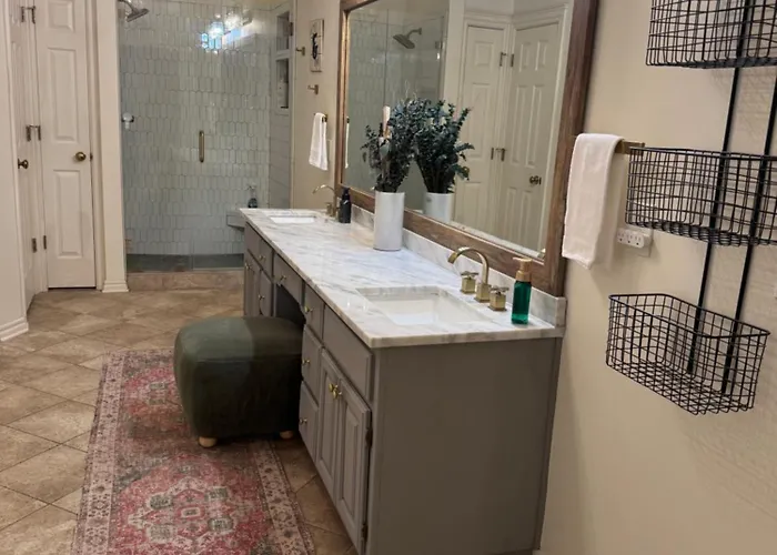 Holiday home Spacious Family Home, Pool, Pool Table, Pets, 4bed Tulsa